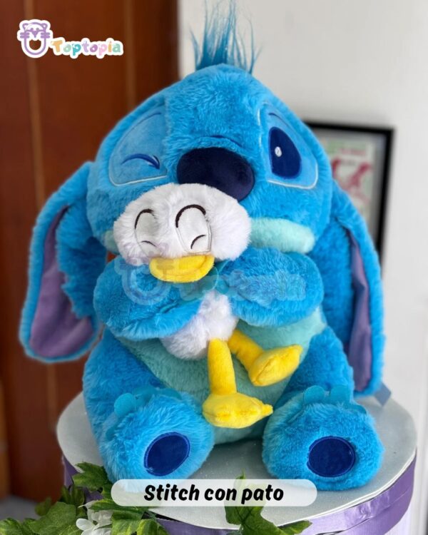 muñeco Stitch con pato
