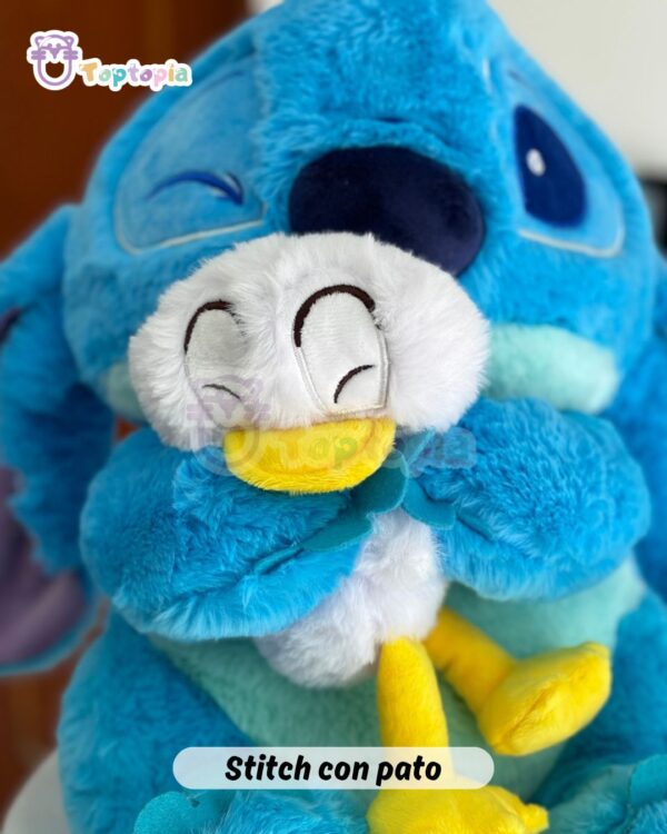 detalles del peluche Stitch, peluche de stitch con pato