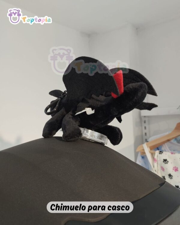 Peluche de Chimuelo para casco de moto – tierno y original accesorio inspirado en Cómo entrenar a tu dragón.